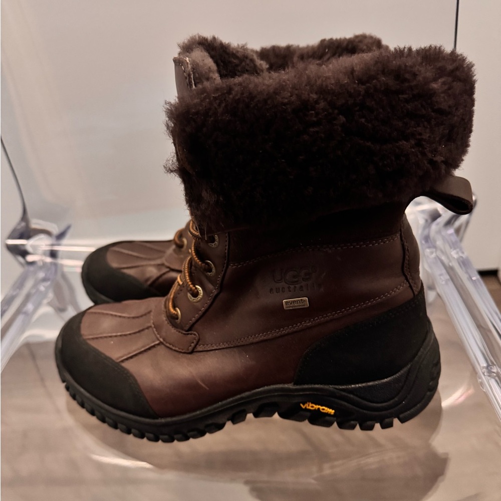 UGG Australia Adirondack Boots - Picture 3 of 7